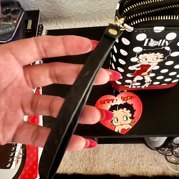 “Betty Boop “ NEW: Large Wallet - Picture 12 of 13